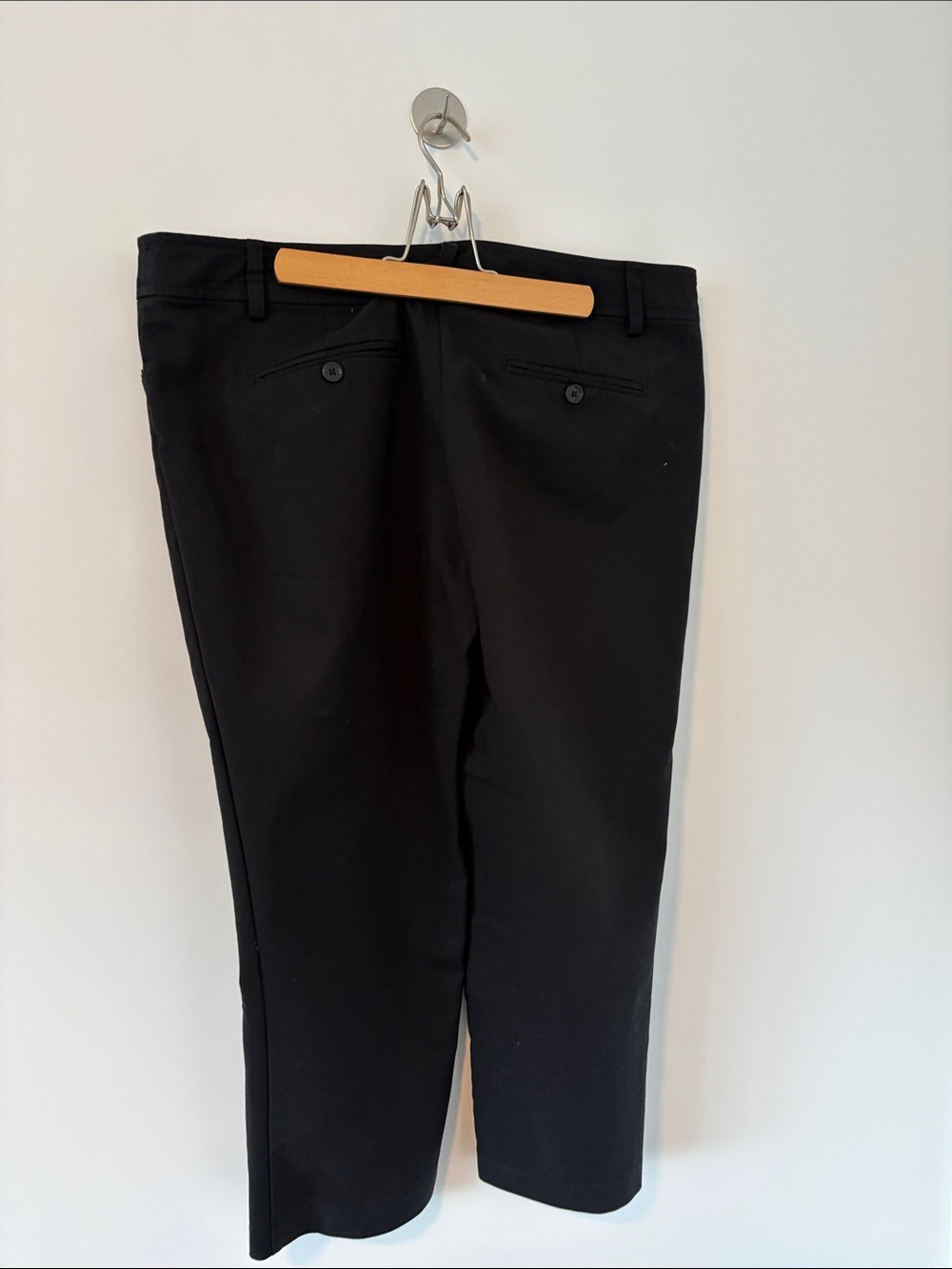 Dalia Black Capris